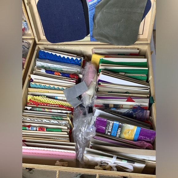 Large Lot of Vintage Sewing Trims and Ribbons For Sewing And Crafts - Picture 6 of 6